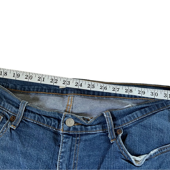 👖LEVI’S Mid Rise Boyfriend Distressed Jeans WOMEN’S Tag Size 32 Measured 30x27 - Picture 8 of 9